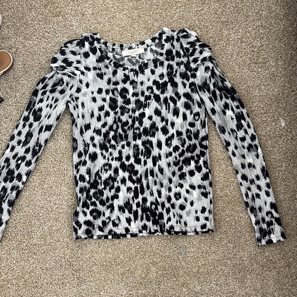 LOFT Black and White Fitted Long Sleeve Blouse